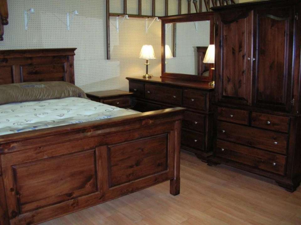  7 Piece Rideau Pine Bedroom Suite